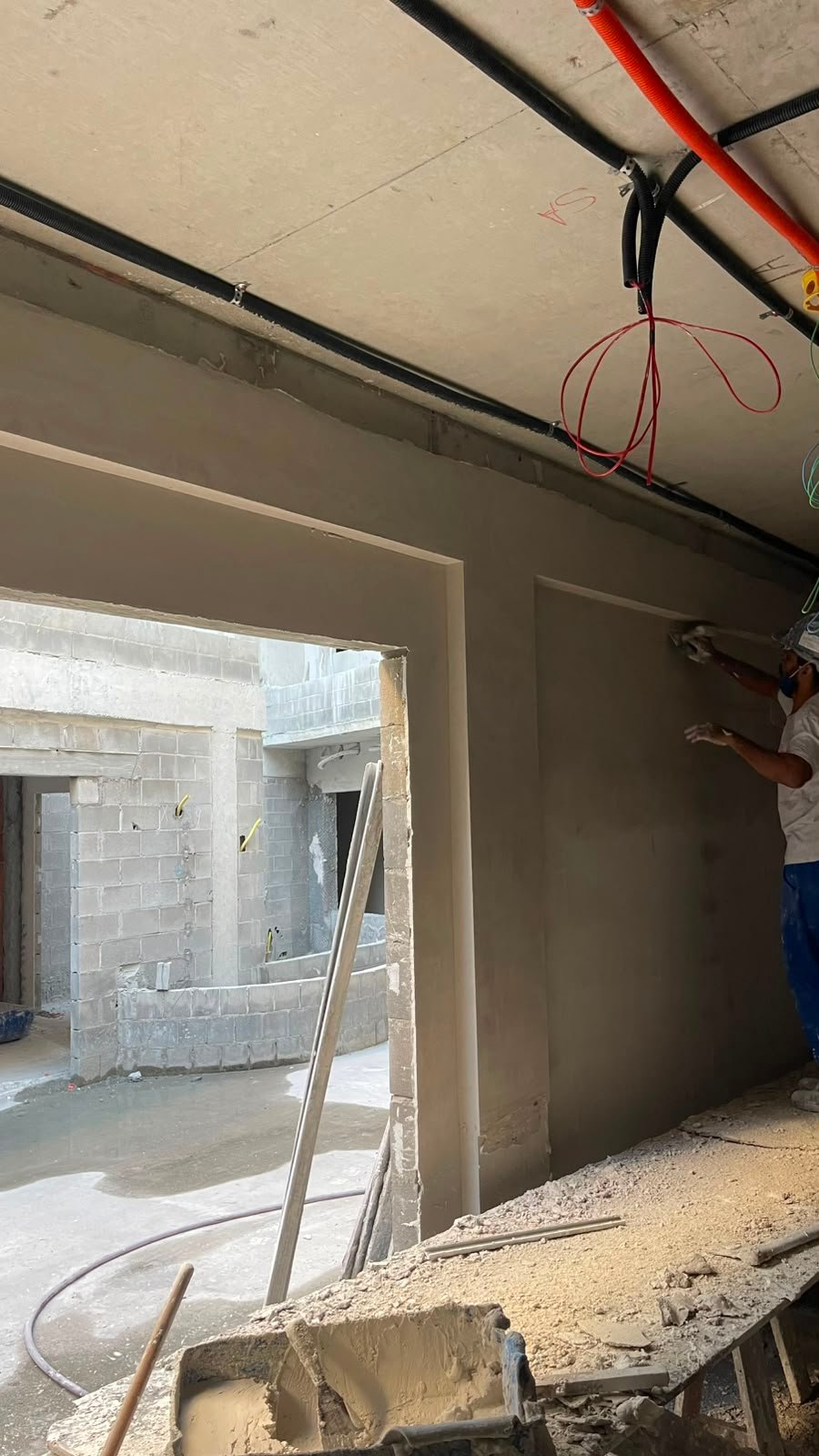 Execução de gesso estuque Wind bar.  1 Tipo, área comum - 3